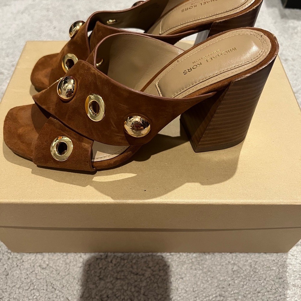 Michael Kors Brianna suede sandals in dark luggage color size 6.5 - Picture 2 of 3